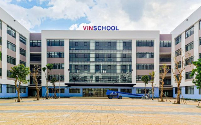 Hệ thống giáo dục Vinschool ngay cạnh biệt thự Vinhomes Green Villas.
